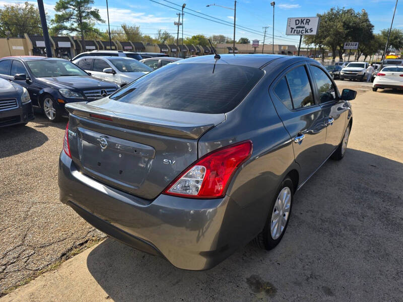 2019 Nissan Versa SV