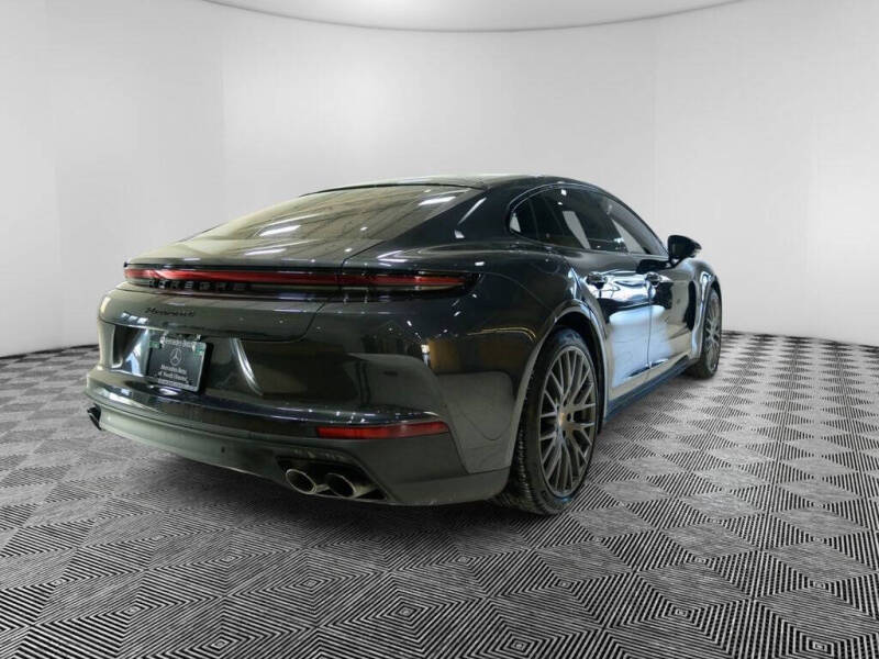 2025 Porsche Panamera 4