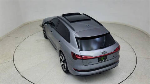 2022 Audi e-tron quattro Premium Plus