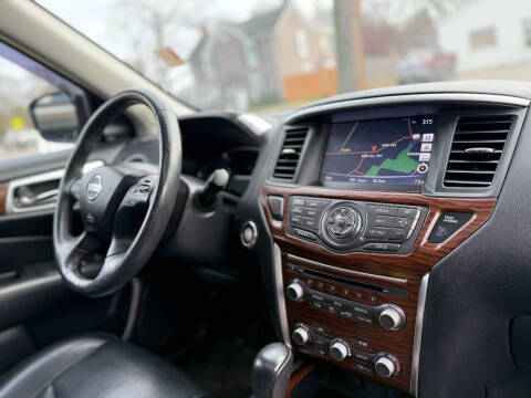 2017 Nissan Pathfinder Platinum