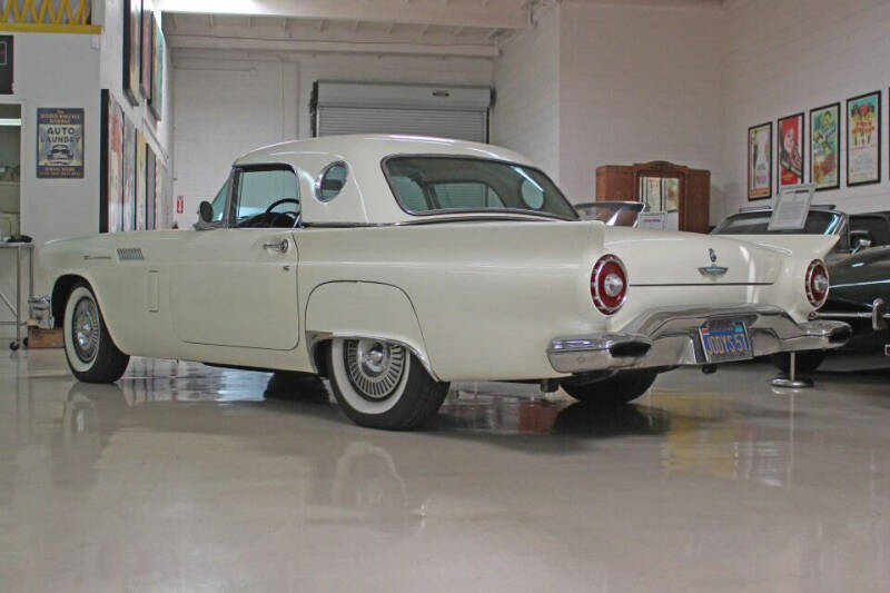 1957 Ford Thunderbird