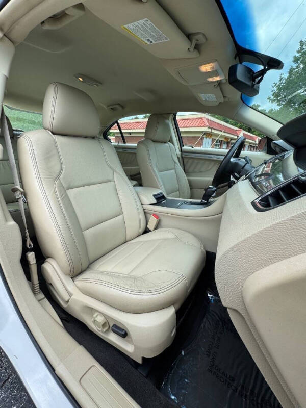 2015 Ford Taurus SEL