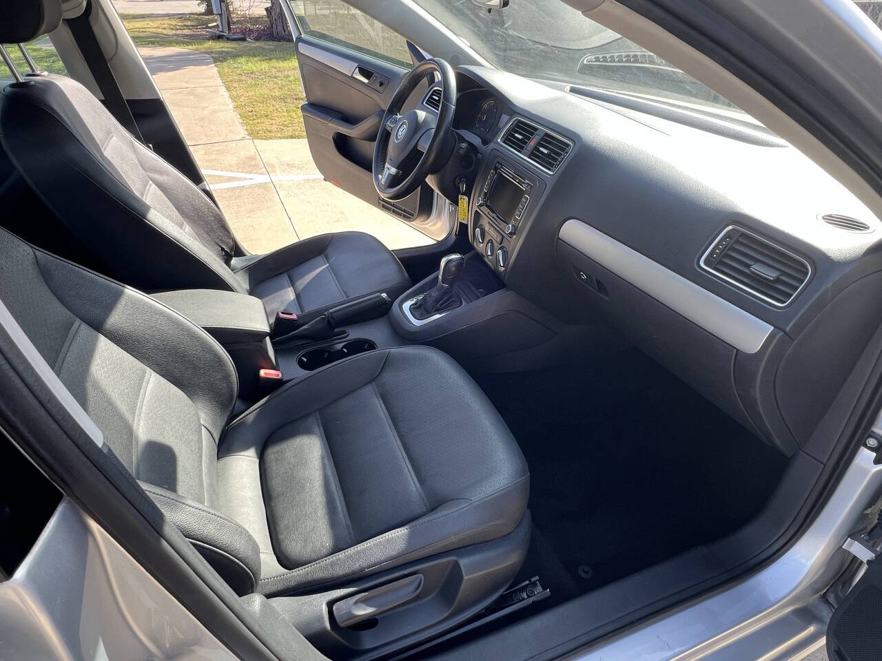 Used Car 2011 Volkswagen Jetta  Tdi 4dr Sedan 6a For Sale Under $10,000 In Austin, Texas