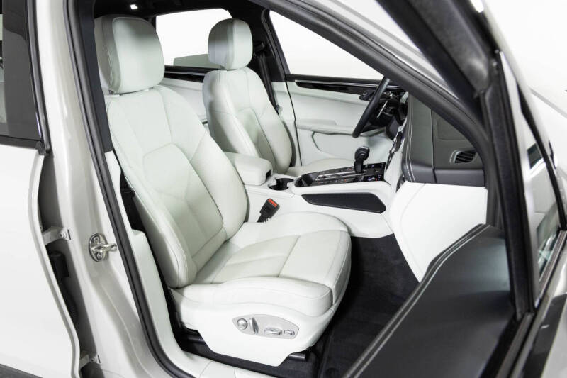 2022 Porsche Macan S