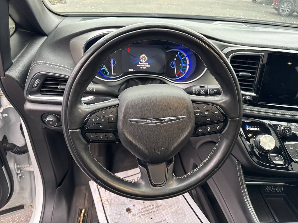 2022 Chrysler Pacifica Hybrid for sale at Axio Auto Boise in Boise, ID