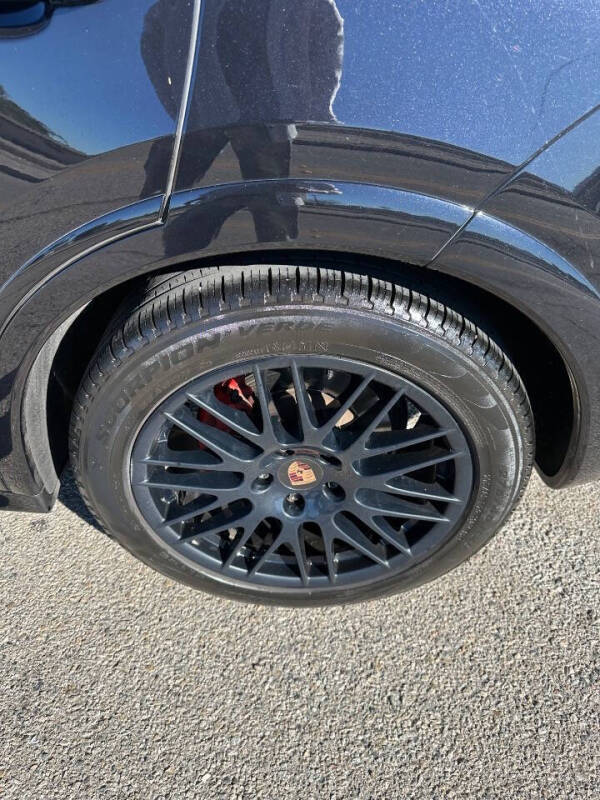 2013 Porsche Cayenne GTS