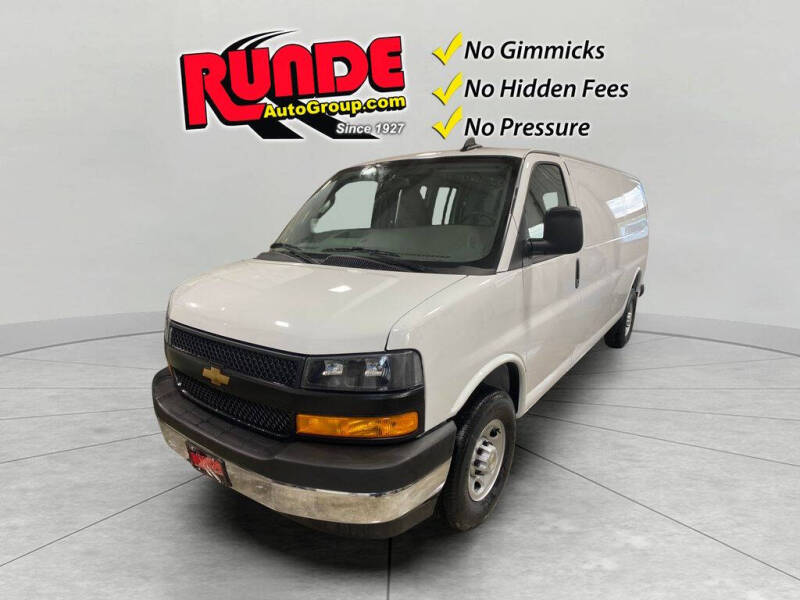 2025 Chevrolet Express 3500