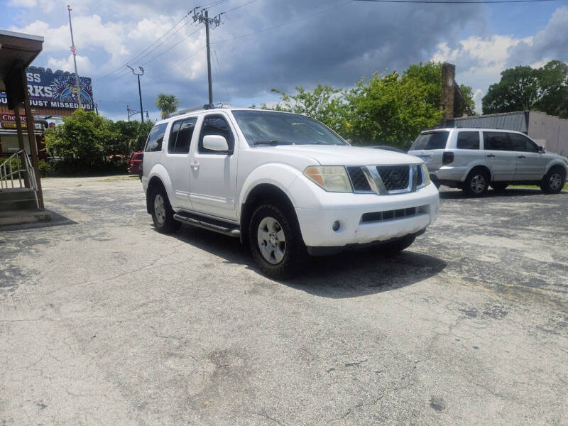 2005 Nissan Pathfinder SE