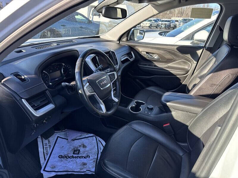 2023 GMC Terrain SLT