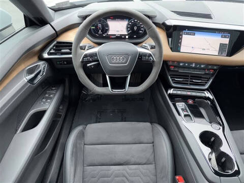 2023 Audi e-tron GT quattro Premium Plus