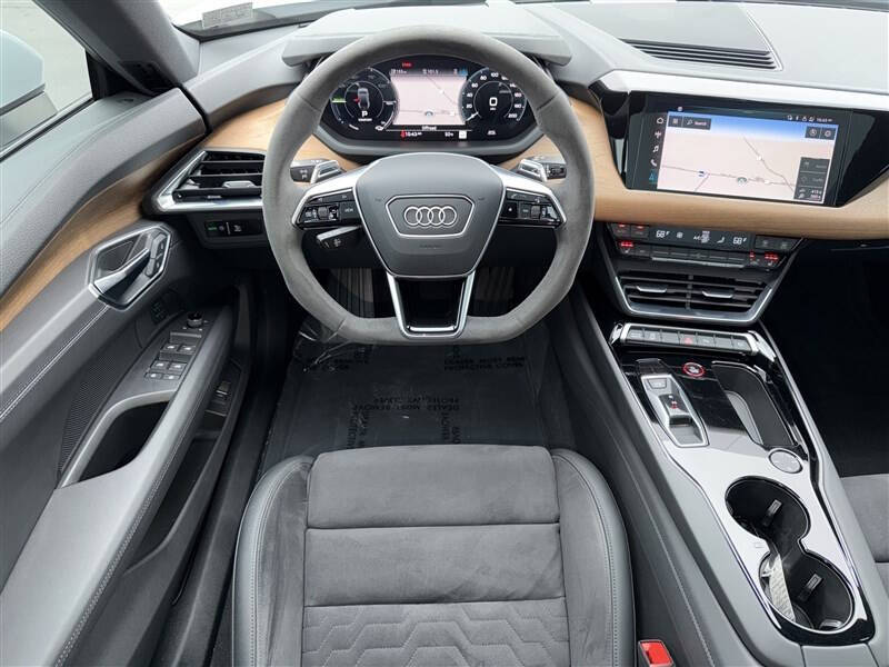 2023 Audi e-tron GT quattro Premium Plus