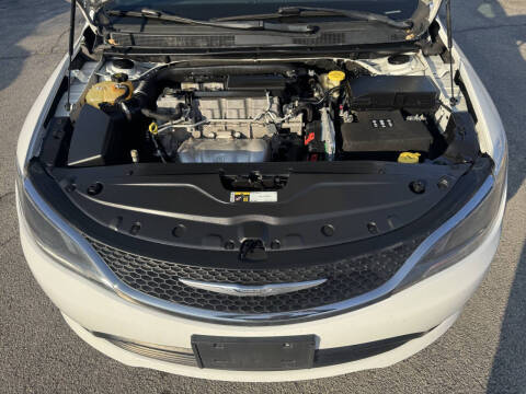 2016 Chrysler 200 LX