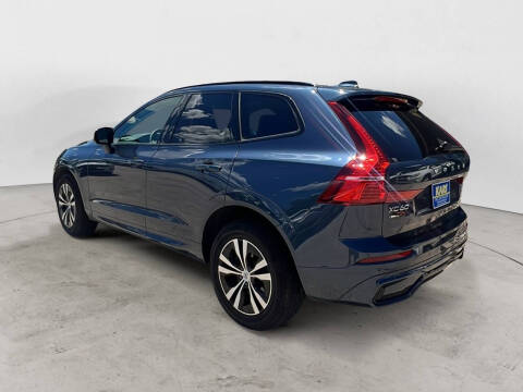 2024 Volvo XC60 B5 Core Dark Theme