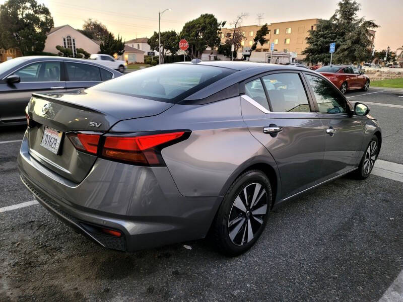 2021 Nissan Altima 2.5 SV