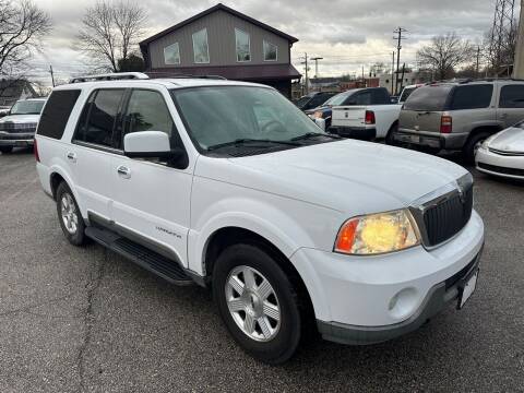 2004 Lincoln Navigator for sale at Unique Auto, LLC in Sellersburg IN