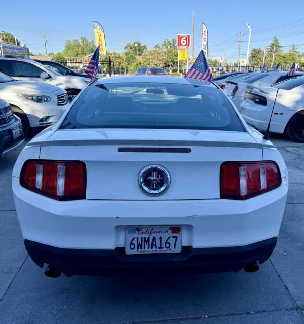 2012 Ford Mustang V6