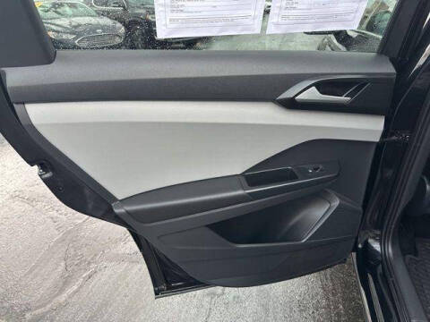 2022 Volkswagen Taos SE 4Motion