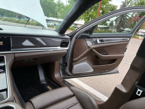 2017 Porsche Panamera