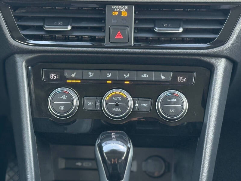 2023 Volkswagen Taos SEL 4Motion