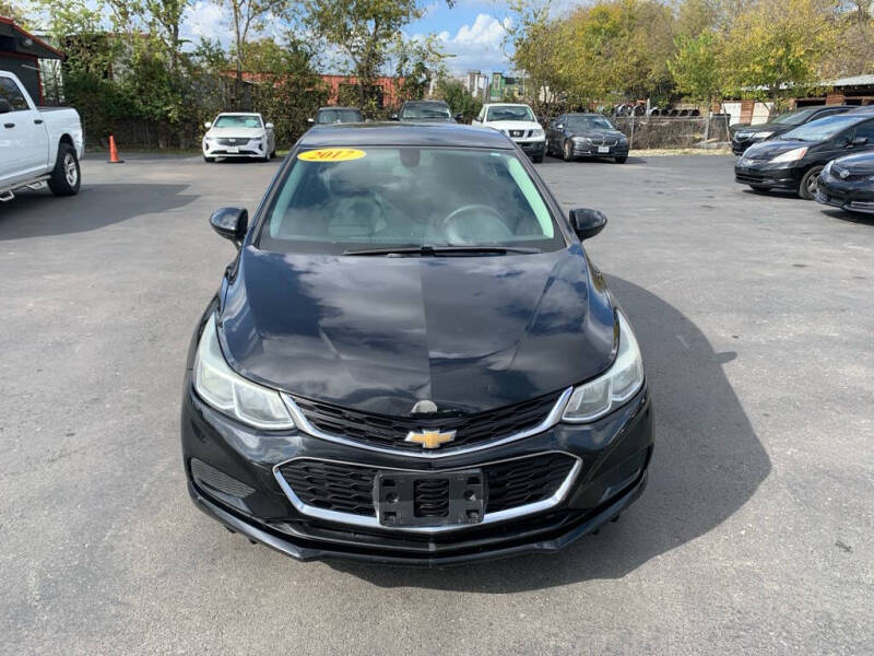 2017 Chevrolet Cruze LS photo 8