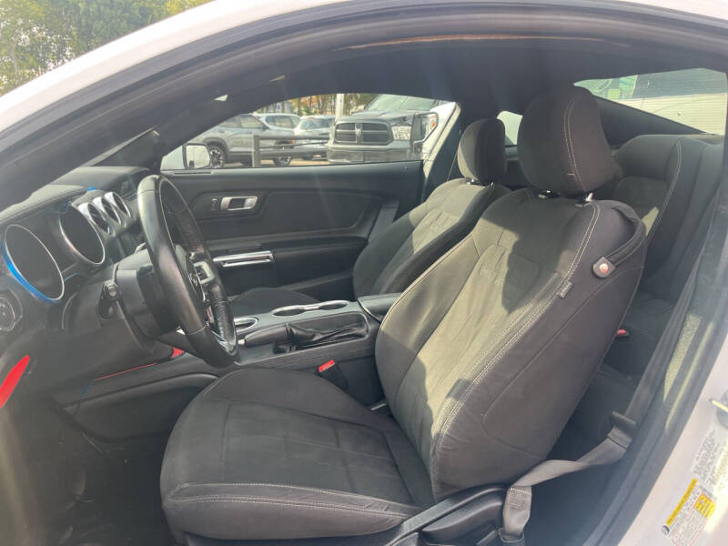 2022 Ford Mustang EcoBoost