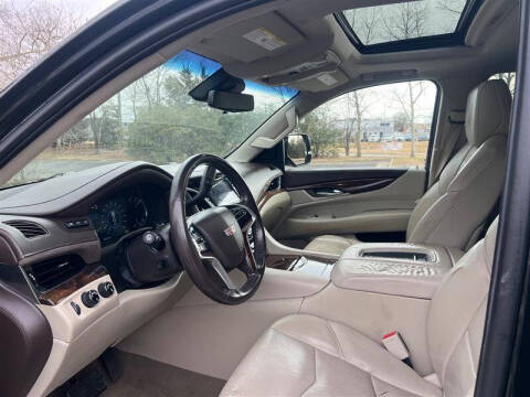 2017 Cadillac Escalade Luxury