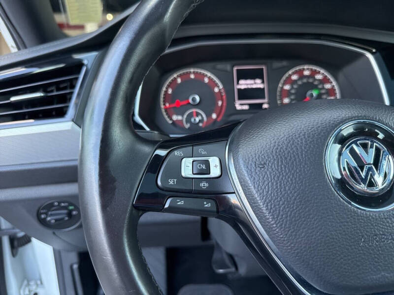 2019 Volkswagen Jetta R-Line