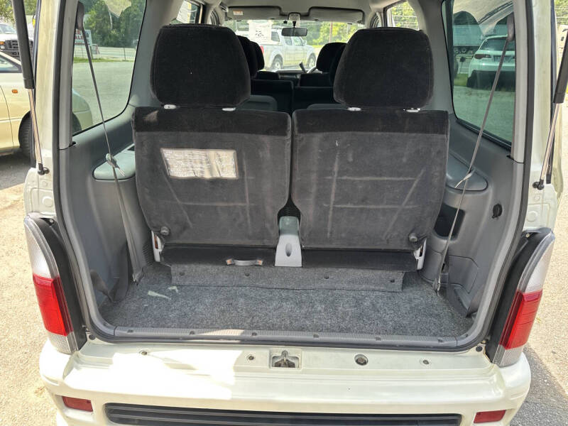 2000 Daihatsu Atrai 7