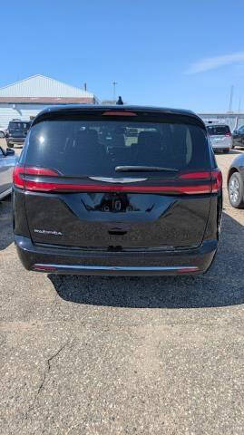 2024 Chrysler Pacifica Touring L