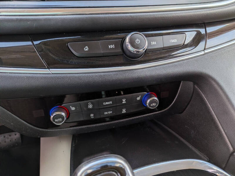 2018 Buick Enclave Essence