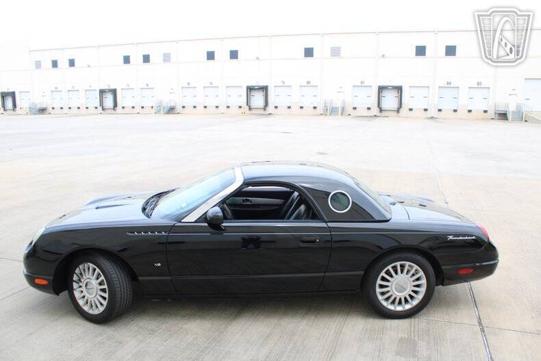 2004 Ford Thunderbird Deluxe