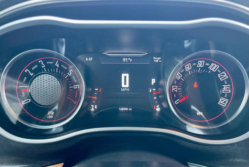 2017 Dodge Challenger SXT Plus