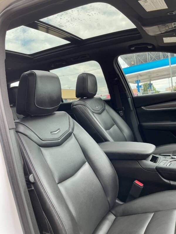 2024 Cadillac XT6 Luxury