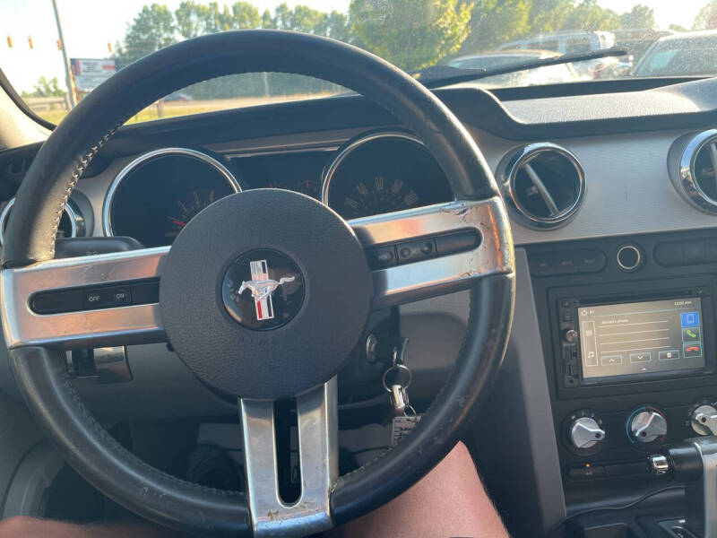 2006 Ford Mustang V6 Standard
