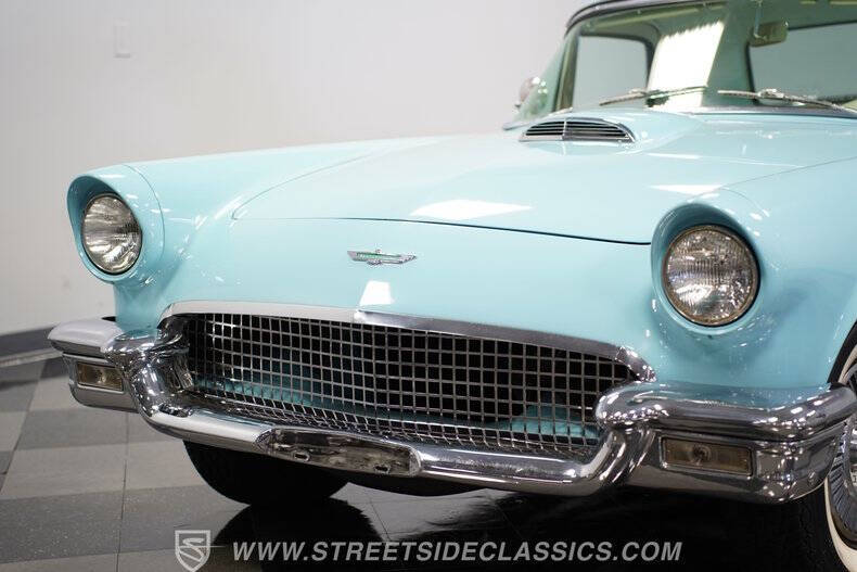 1957 Ford Thunderbird