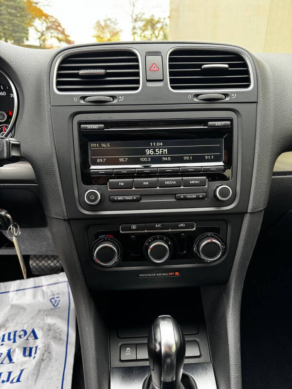 2014 Volkswagen Golf 2.5L PZEV