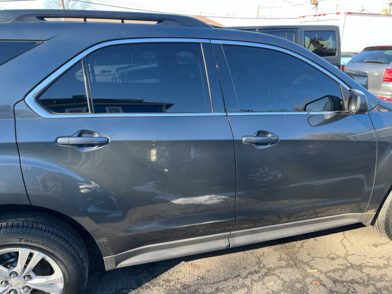 2011 Chevrolet Equinox 1LT photo 2