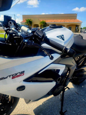 2025 Triumph DAYTONA 660