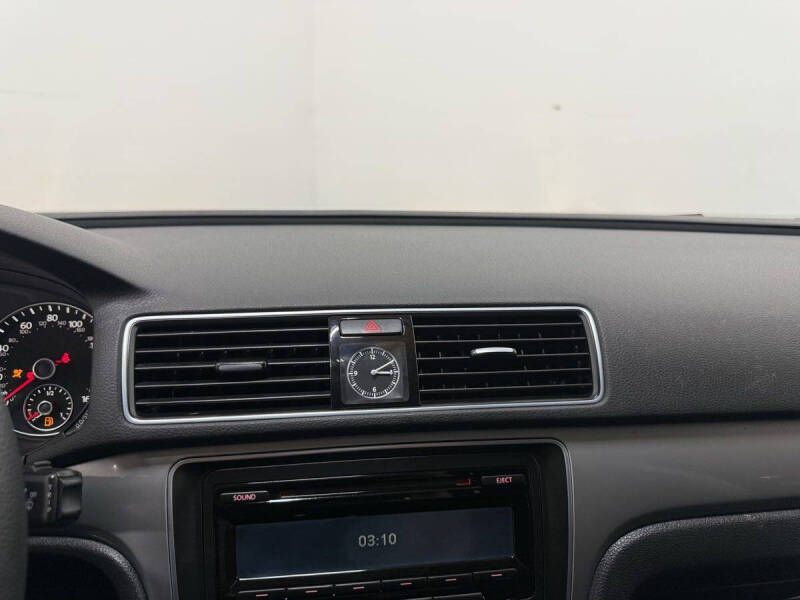 2013 Volkswagen Passat S PZEV
