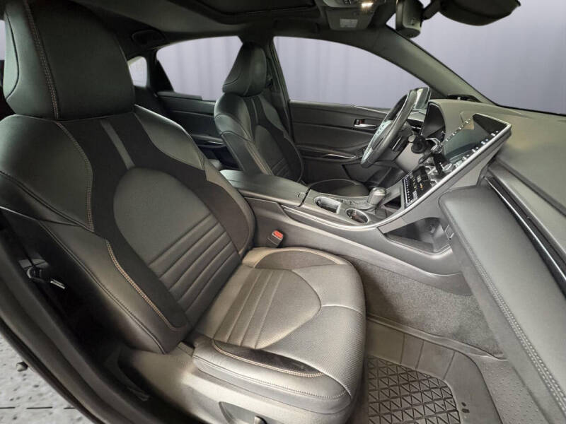 2022 Toyota Avalon Hybrid XSE Nightshade
