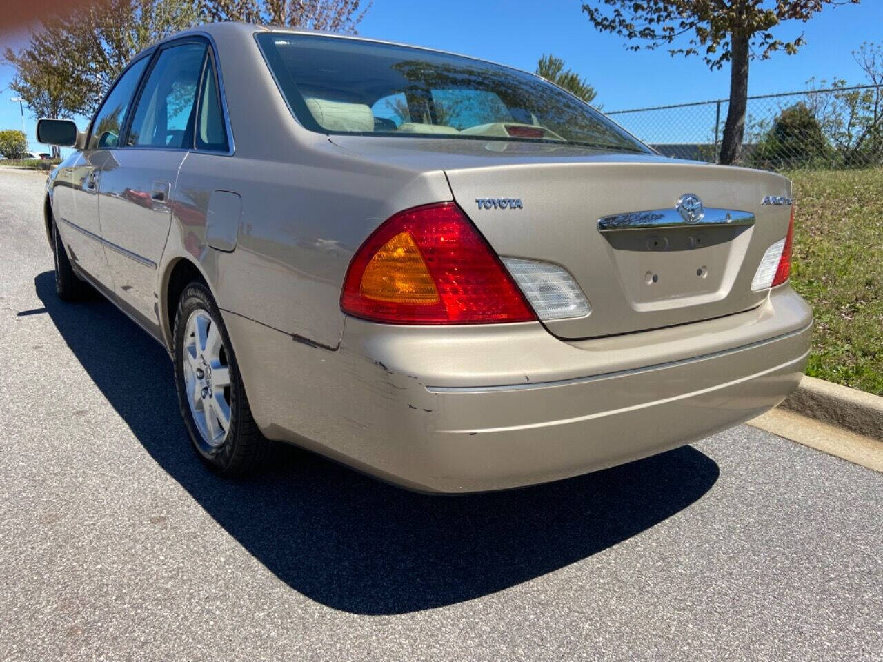 2000 Toyota Avalon for sale at Greenville Luxury Motors in Greenville, SC