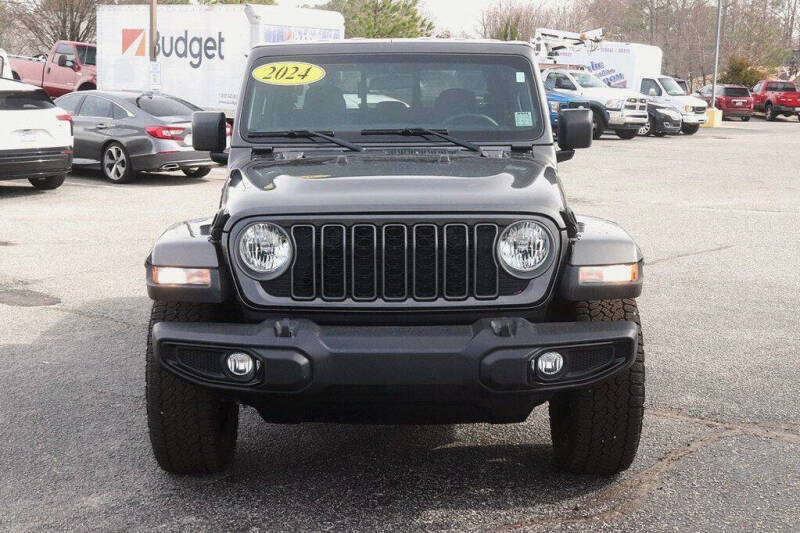 2024 Jeep Gladiator NightHawk