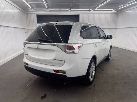 2014 Mitsubishi Outlander SE