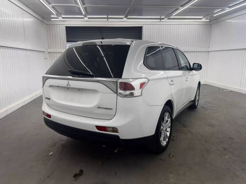 2014 Mitsubishi Outlander SE