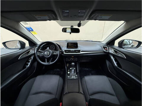 2017 Mazda MAZDA3 Sport