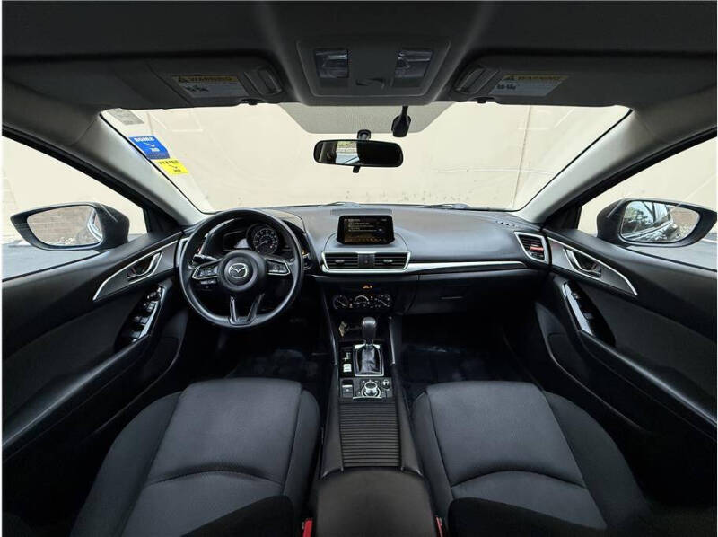 2017 Mazda MAZDA3 Sport