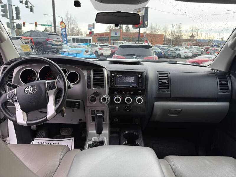 2016 Toyota Sequoia SR5