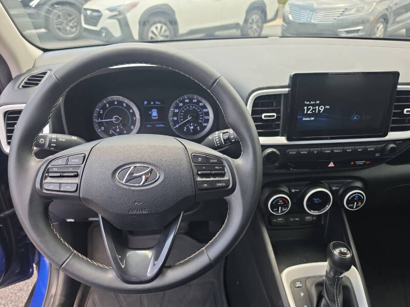 2022 Hyundai Venue SEL