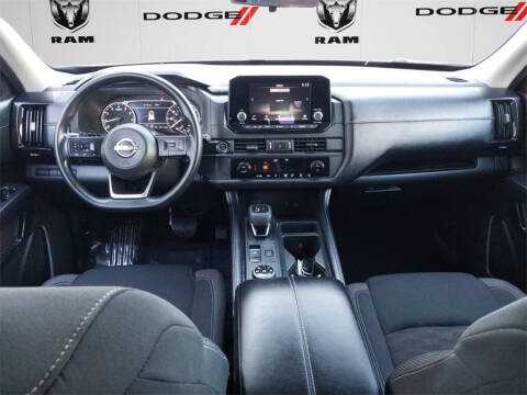 2024 Nissan Pathfinder S