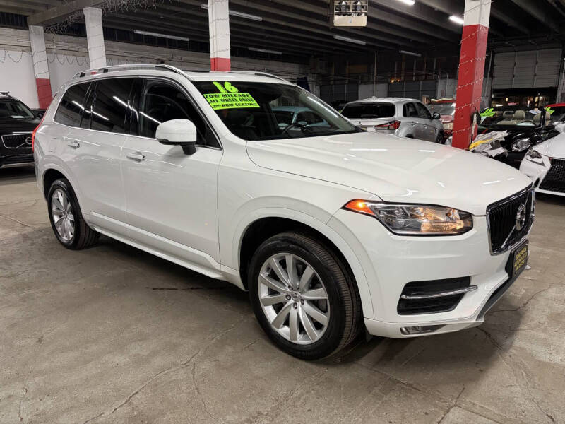 2016 Volvo XC90 T6 Momentum